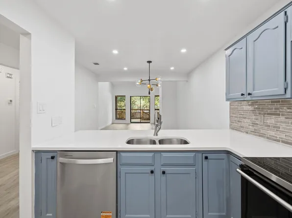 7211 Lakewood Dr #C-111, Austin, TX 78750