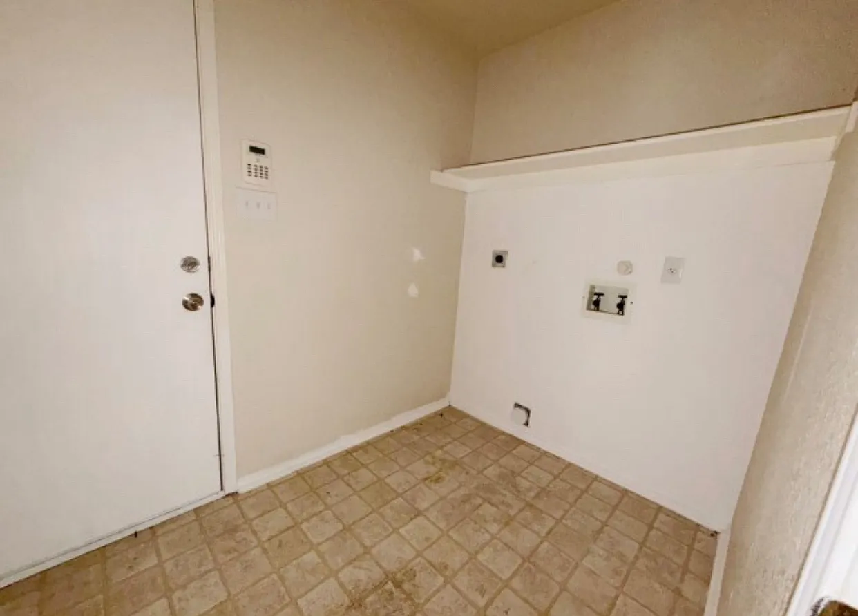 3 bed, 1406 sqft, $1,595 — Photo 2