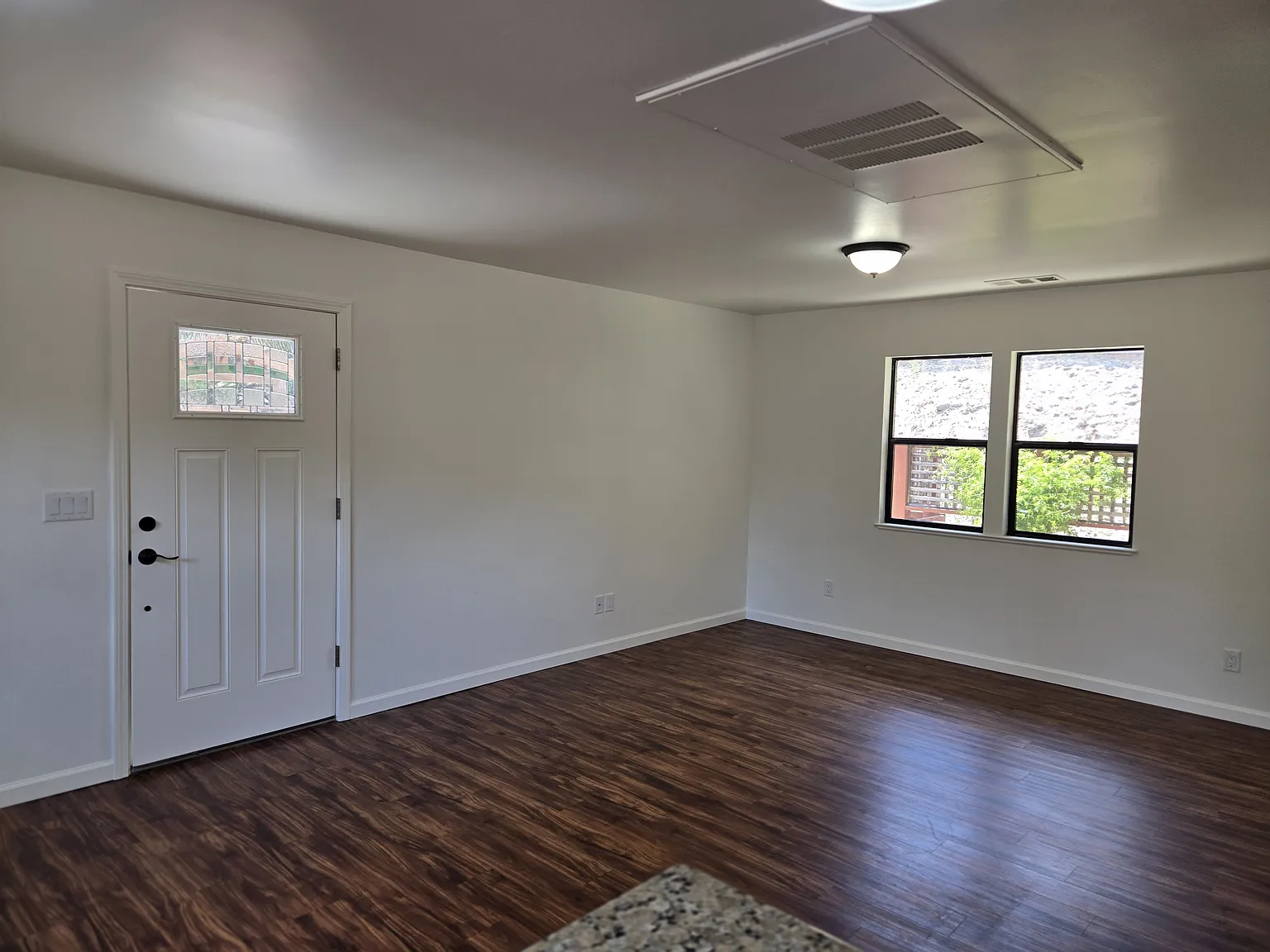 2 bed, 900 sqft, $4,250 — Photo 3