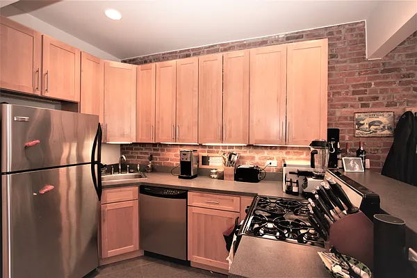 Rented by R New York | media 3