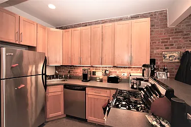 Rented by R New York