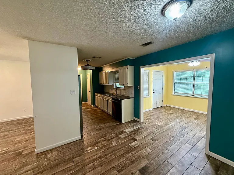 1116 W Nettleton Ave — Photo 10