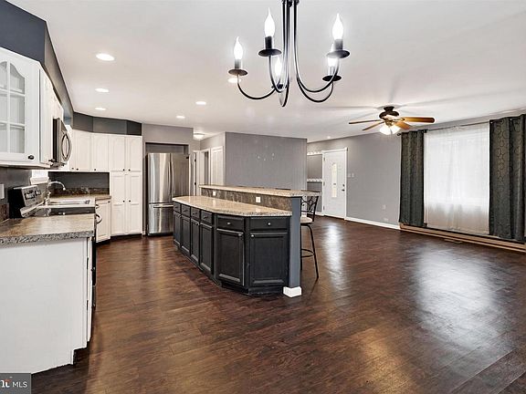 3rd image of 25 Timber Ridge Rd