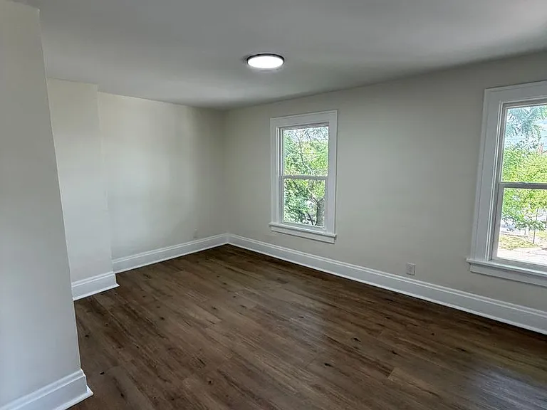 423 Sheldon Ave — Photo 17