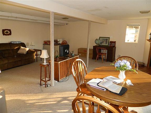 2nd image of 365 Hawley St