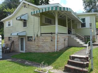 318 Pike Run Dr, Daisytown, PA 15427