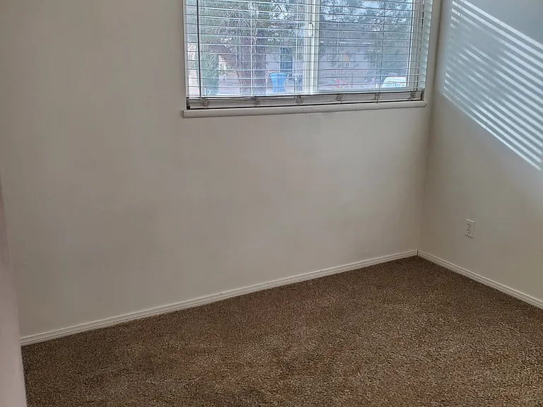 1041 Taos Dr — Photo 13
