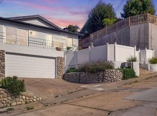 1848 Titus St, San Diego, CA 92110