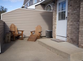 5529 E Fillmore Cir NE, Fridley, MN 55432