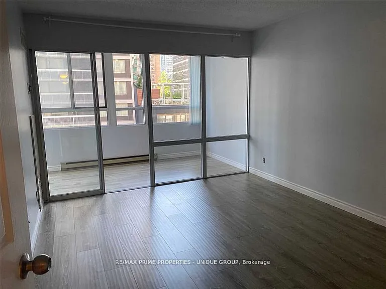 44 Gerrard St W #606 — Photo 5