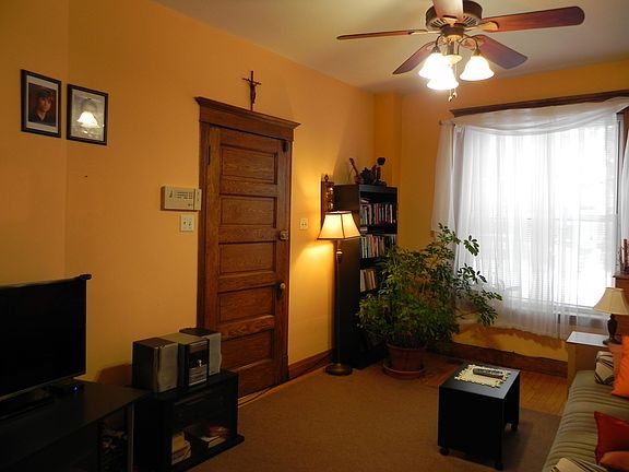 3rd image of 1244 N Artesian Ave