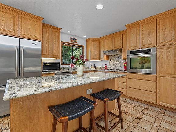 4th image of 2487 Olivet Road
