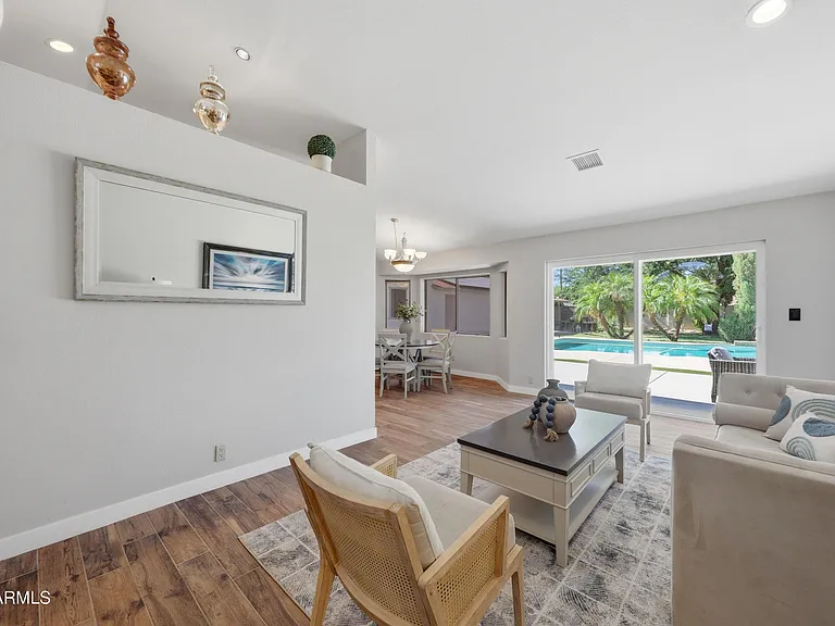 10432 W Avalon Dr — Photo 15