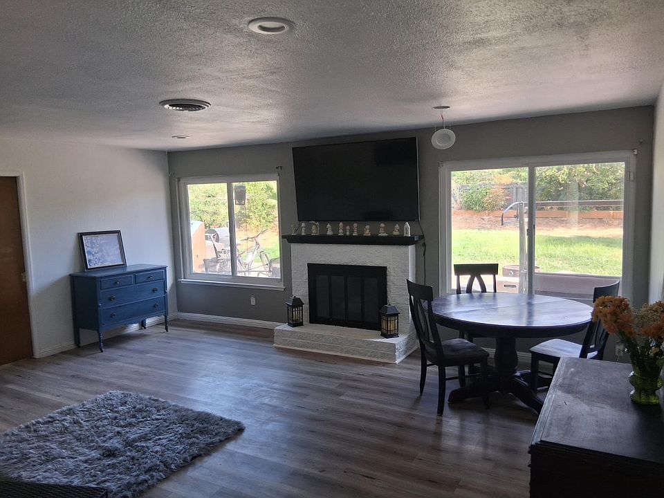 2nd image of 9150 Plaza Park Dr