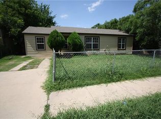 1658 Pine St, Grand Prairie, TX 75050