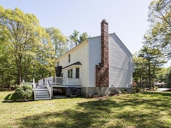 4th image of 11 Copperfield Ave