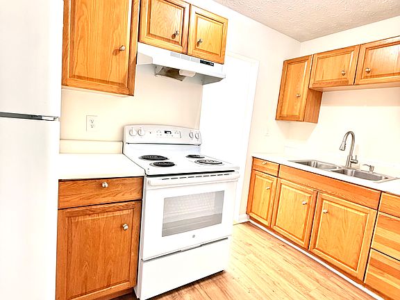 4th image of 23 Elm St #3