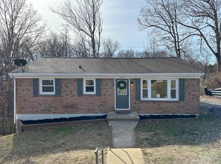 323 Monument Dr, Staunton, VA 24401