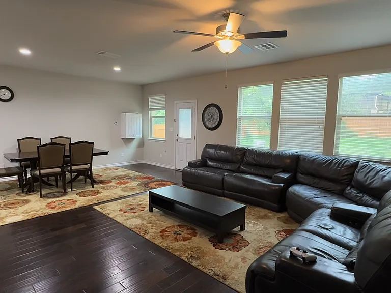 340 Mary Max Cir — Photo 8
