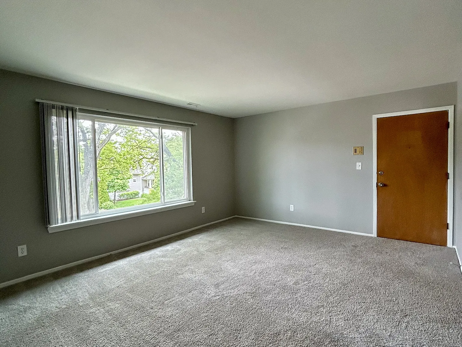 1778 Oak Apartments — Photo 4