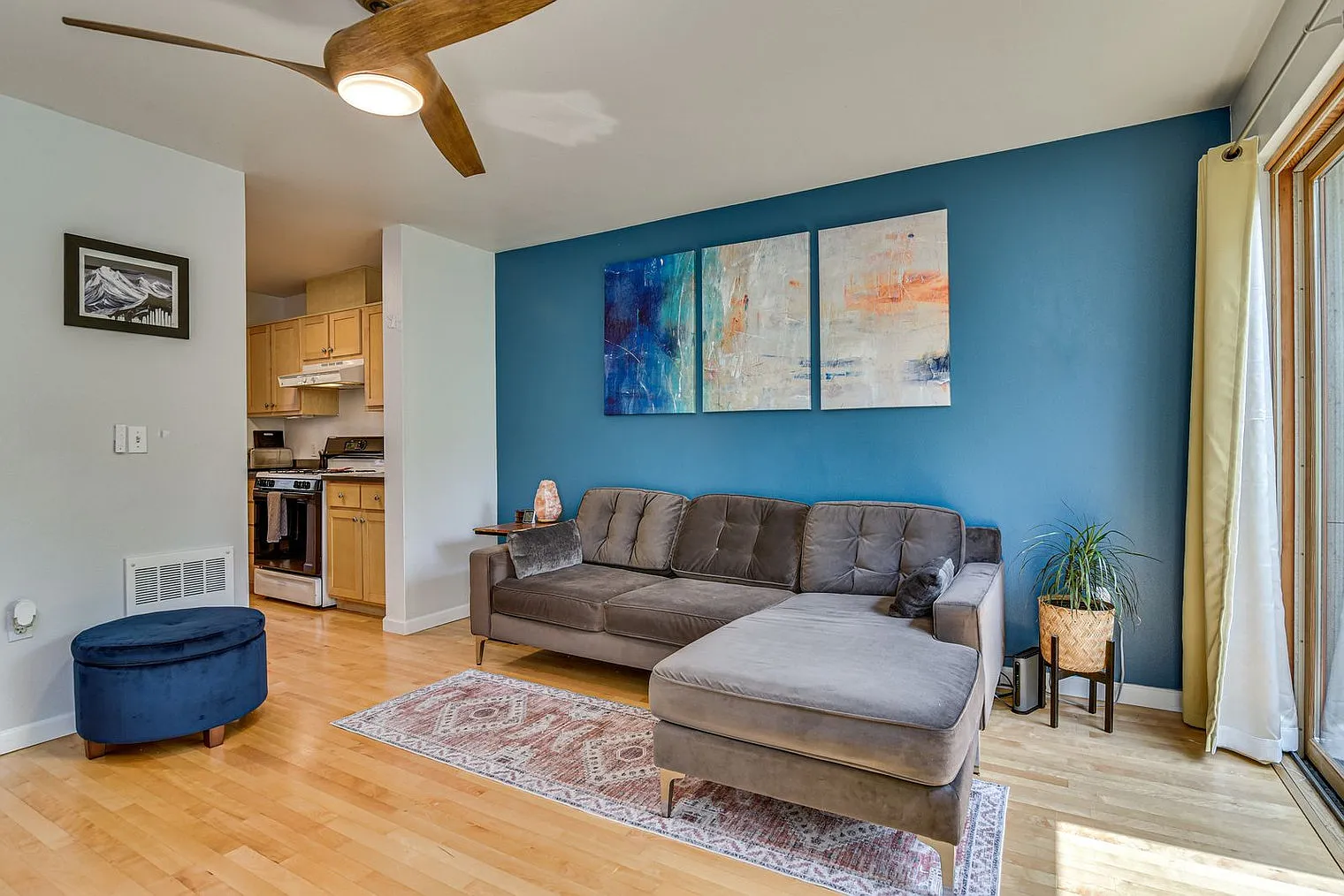 3 bed, 2.0 bath, 1194 sqft, $3,496 — Photo 3