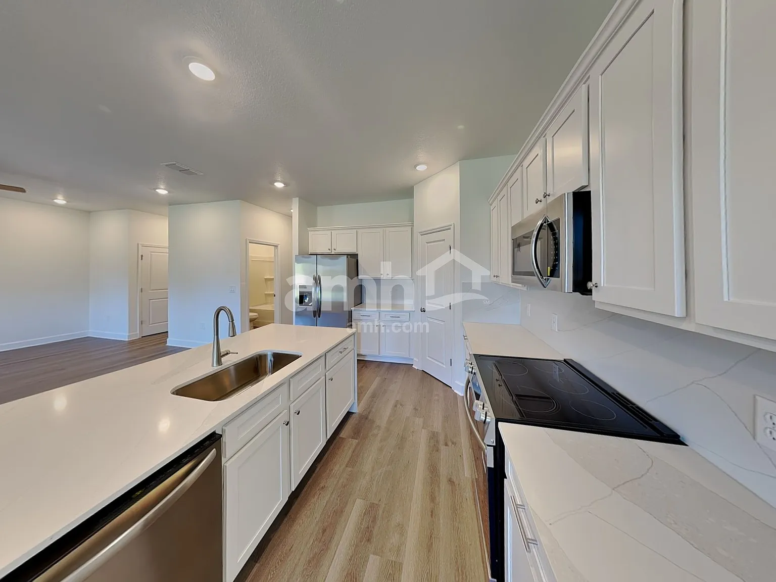 5 bed, 3.0 bath, 2377 sqft, $2,840 — Photo 3