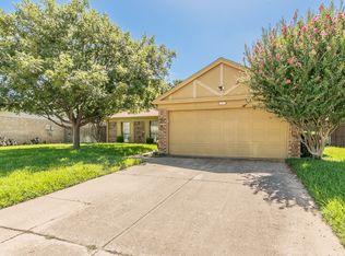 3705 Windsong Ln, Bedford, TX 76021