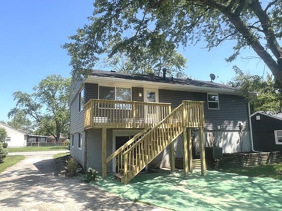 2nd image of 130 N Cedar Ln