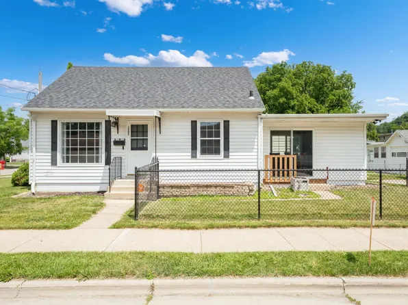 1205 9th St NE, Rochester, MN 55906