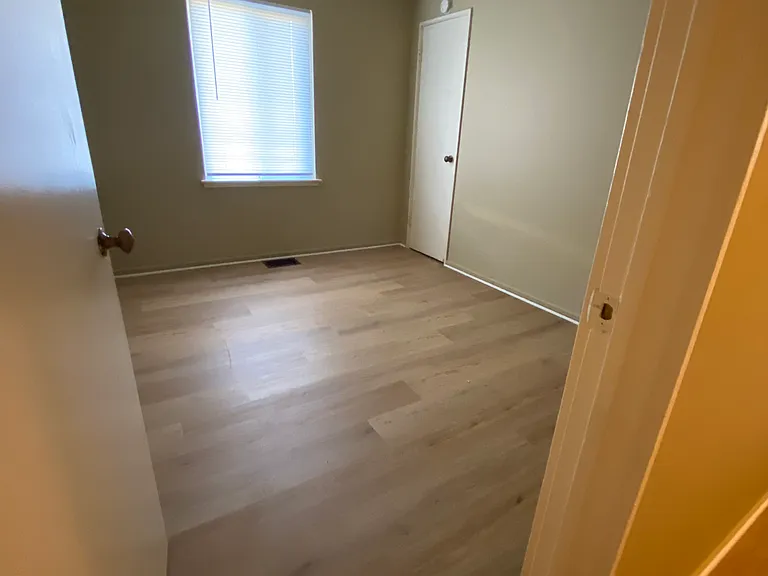 Frederick Avenue Apartments — Photo 29