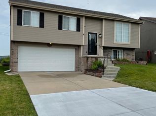 11919 Bauman Ave, Omaha, NE 68164