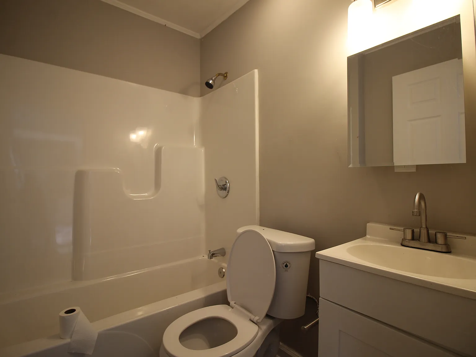 2 bed, 750 sqft, $1,250 — Photo 2