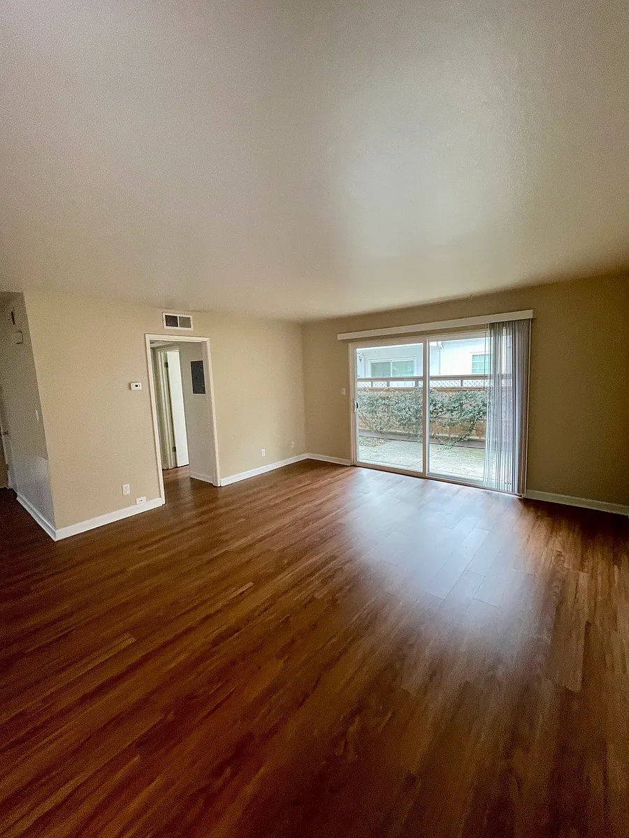 Building Photo - Montclair Dauphine Apartments