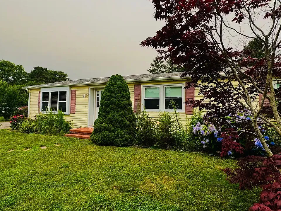 15 Sachem Dr