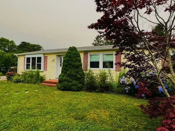 15 Sachem Dr, Bourne, MA 02532