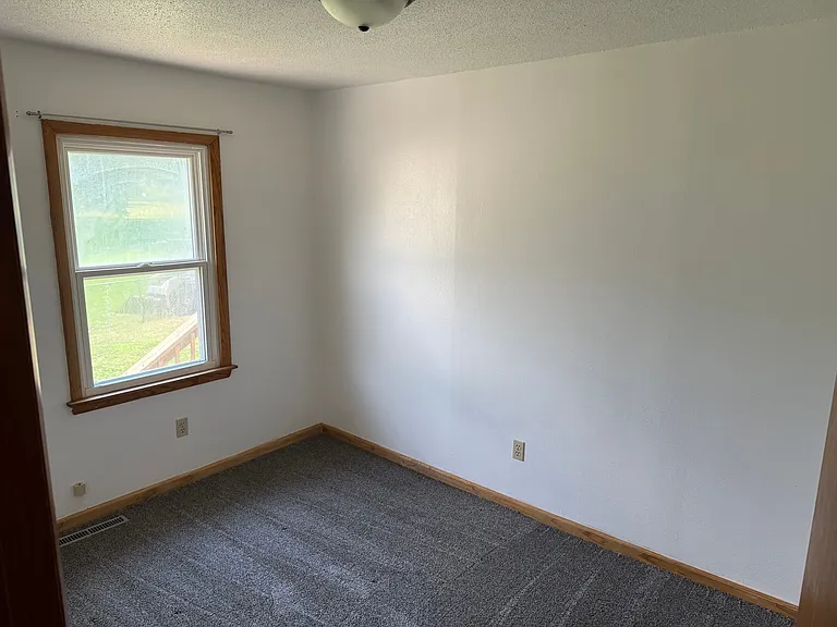 503 E Oliver St — Photo 19