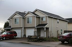 3rd image of 760 SE Parks Dr
