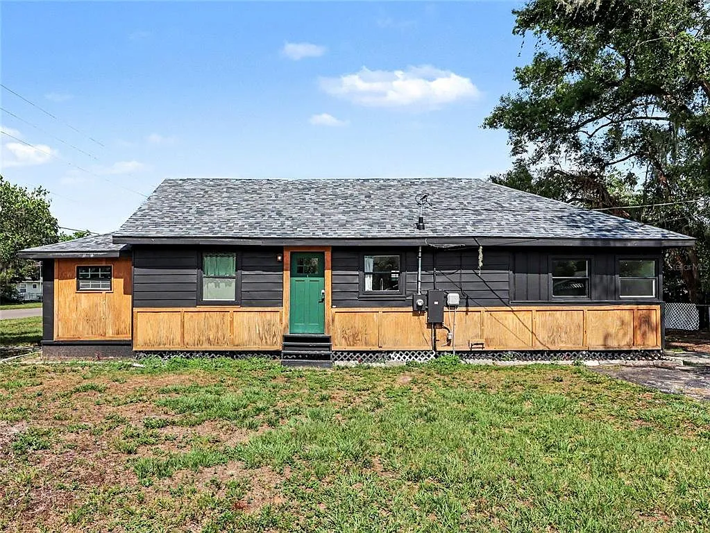 Building Photo - 38702 South Ave