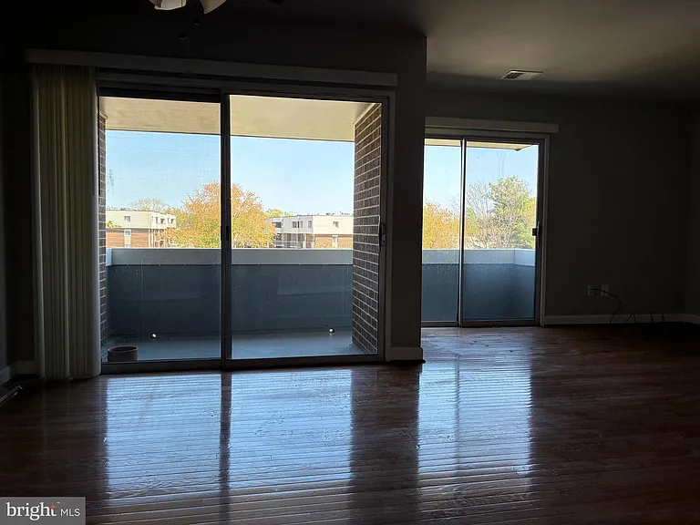 10239 Prince Pl #26-304 — Photo 8
