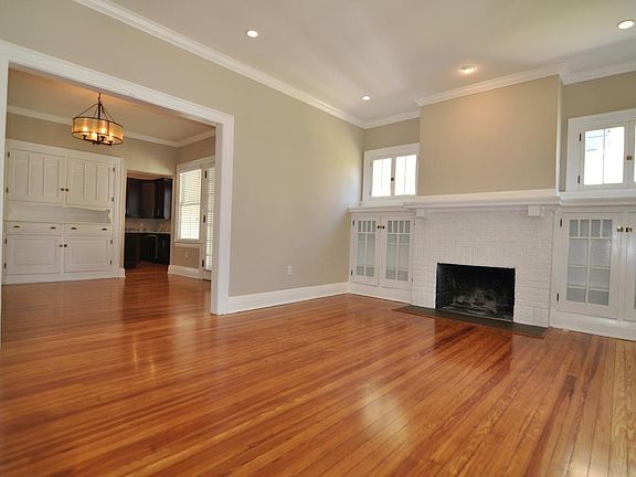 3rd image of 1815 W Hills Ave