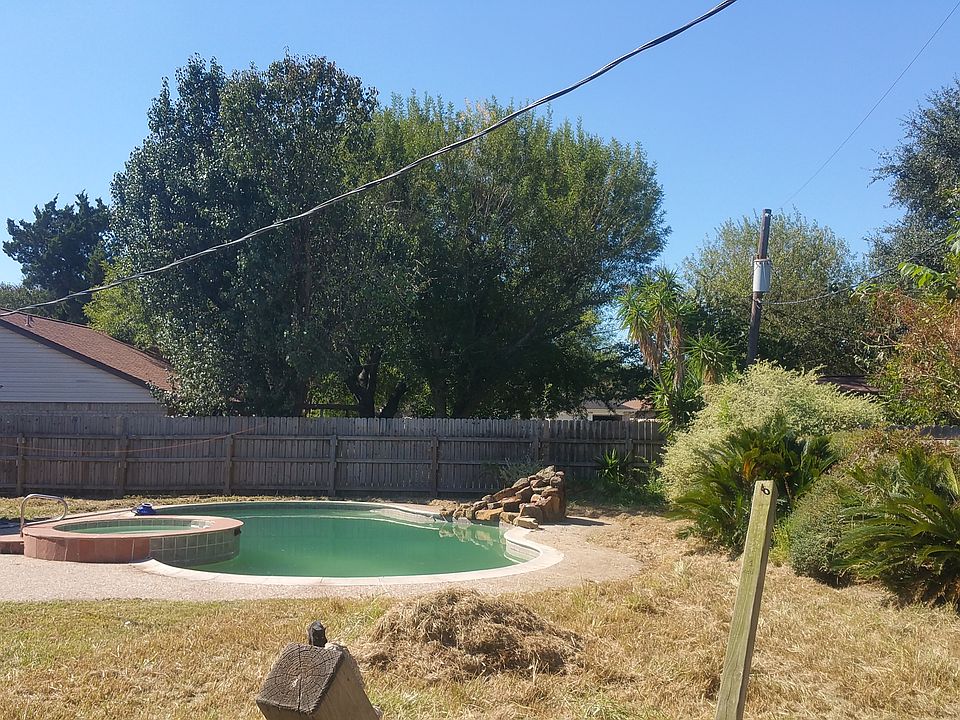 2nd image of 10003 Hillridge Rd