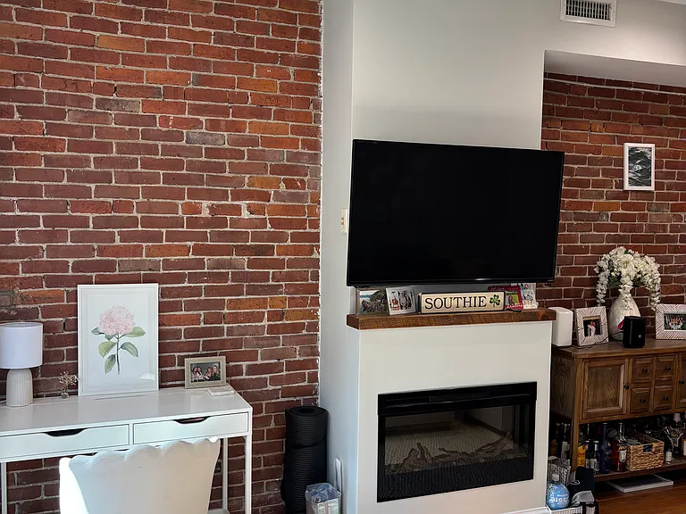 7 Douglas St #2 — Photo 3