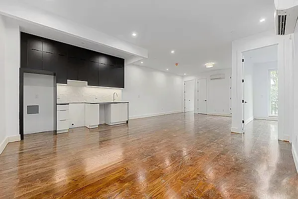 Rented by Rentall Group Inc | media 1