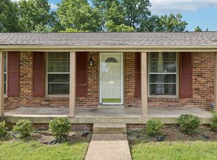 2533 Edge O Lake Dr, Nashville, TN 37217
