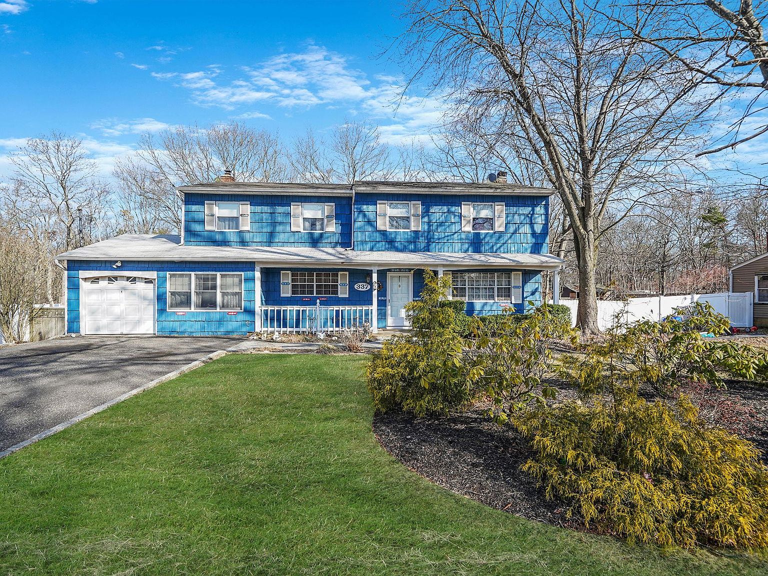 337 Jamaica Avenue, Medford, NY 11763 | Zillow