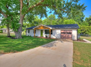 10401 Wolf Creek Dr, Grove, OK 74344
