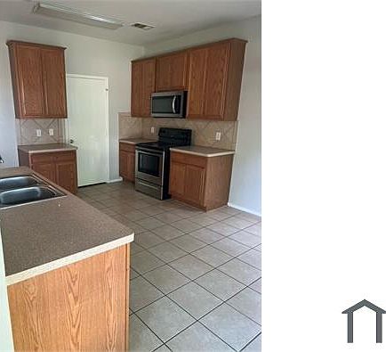 4th image of 221 Niagara Falls Dr