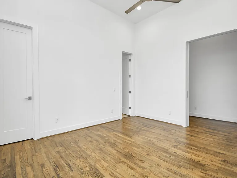 732 W 22nd St #A — Photo 29