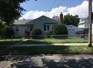 126 Monrovia St, Springfield, MA 01104