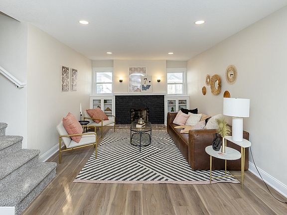 5th image of 676 34th St